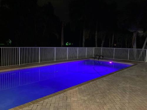 Golf course view & heated pool home in Lake Worth, USA
