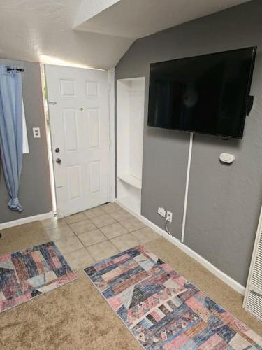 Cozy Tiny Home! in Old North Sacramento