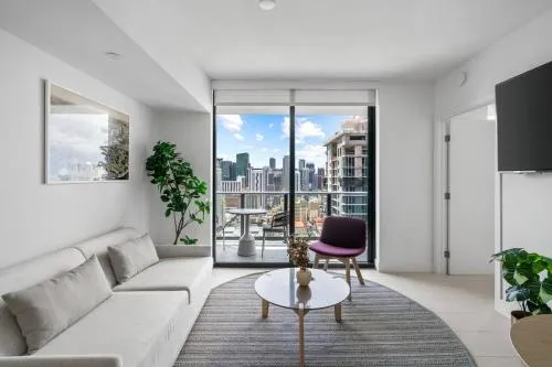 New Luxury Apartment at Downtown Miami photo 2