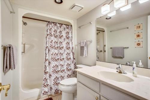 Coastal Bliss Sea Proximity & Free Tickets in St. Augustine, USA