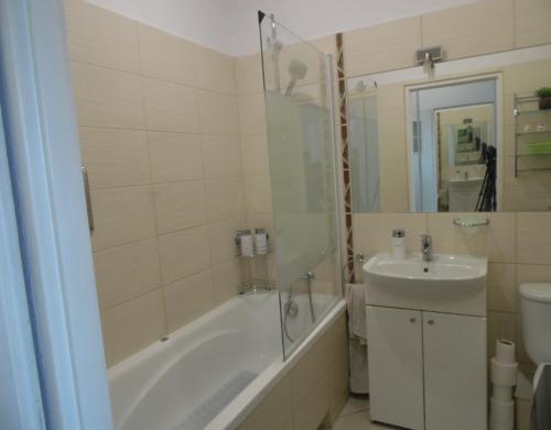 Mezzanine appartment, Breslau (Foto 9)