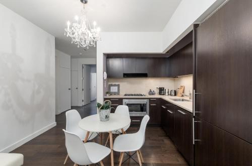 Outstanding & Bright 5BDR & 2 BTH in Downtown Manhattan in New York, USA