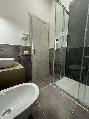 Double Room with Private Bathroom image 2