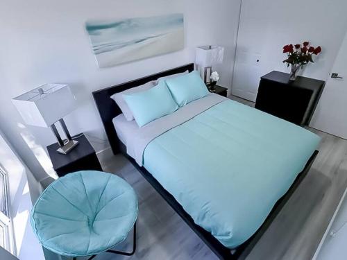 Modern Lux 3BR Home with Heated Pool in Fort Lauderdale, USA