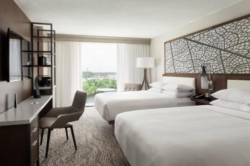 Guest room with Two Queen Beds, Lake view