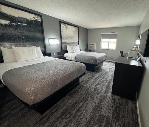 Super 8 by Wyndham Higginsville - image 12