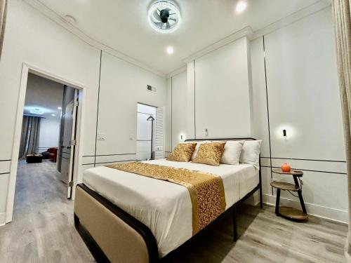 Beautiful Modern Muse with all you need within and around in Soulard, USA