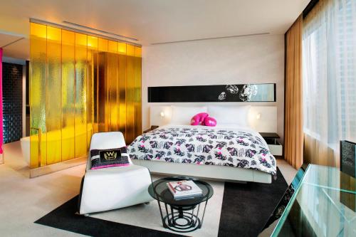 591835853 W Bangkok Hotel
