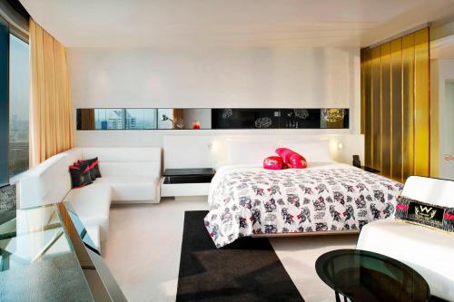 591835872 W Bangkok Hotel