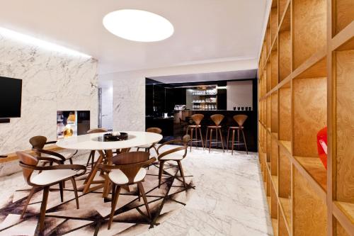591835884 W Bangkok Hotel