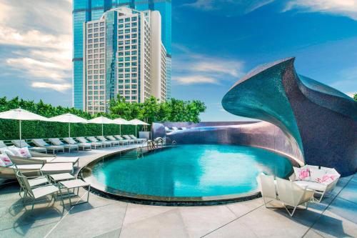 591835926 W Bangkok Hotel