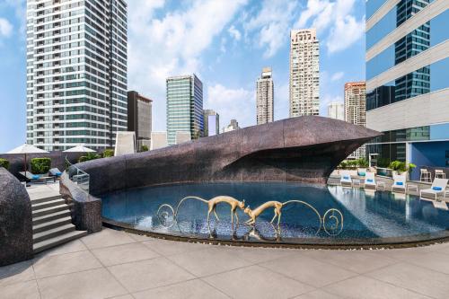 591835940 W Bangkok Hotel