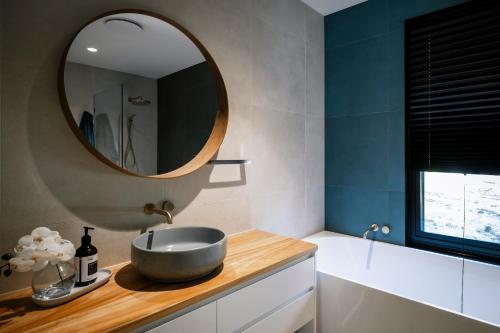 Architectural gem in central Red Hill