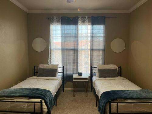 Cozy Condo, Full of Great Amenities Near NRG Stadium & Med District Pool&Gym in Houston, USA