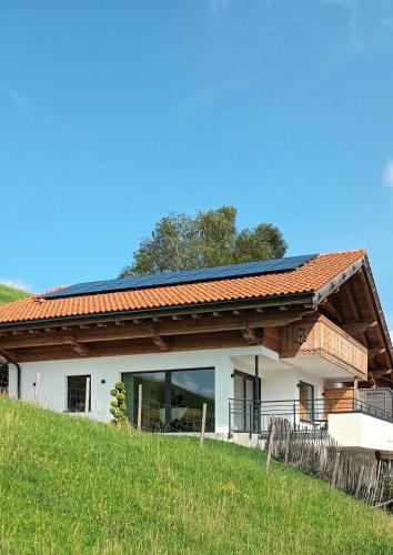 Chalet Steinbock mit üppigem Genusskorb für Zwei (Chalet Steinbock mit uppigem Genusskorb fur Zwei) in Jungholz