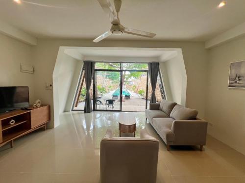 Chill Lay Resort Donsak near Donsak Pier