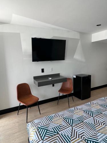 Palm Inn - Newly Renovated Rooms in Inglewood, USA