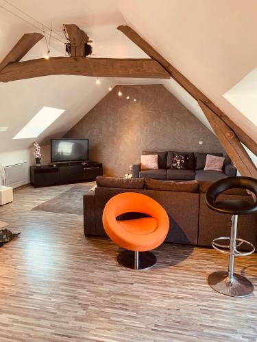 CHAMBRE et JARDIN Village au bord de l eau Cour et Garage privés