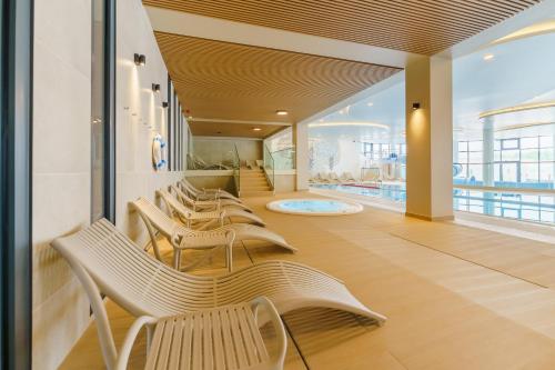 สระว่ายน้ำ, Apartamenty Lighthouse - Polanki Aqua - Prestige in รัดซิโกโว