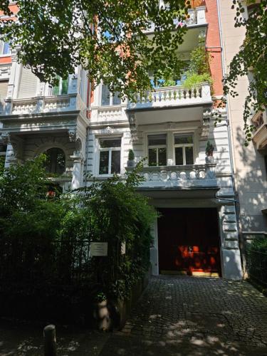 Utvendig, Home away from home stylish central netflix kitchen in Wiesbaden