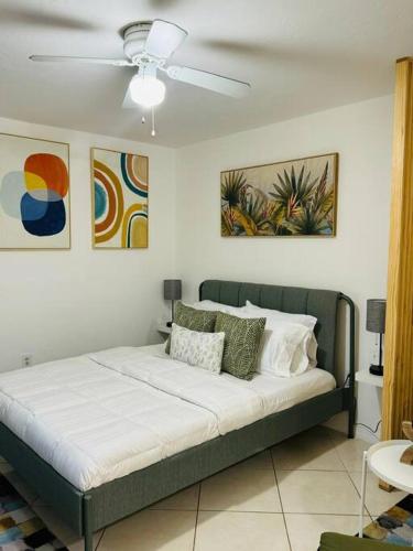 Studio with Terrace Near Hard Rock-Patio in Emerald Hills