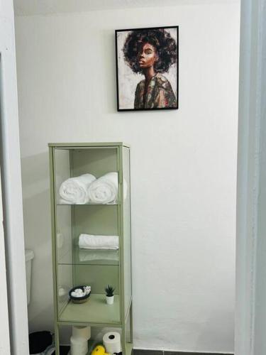 Studio with Terrace Near Hard Rock-Patio in Emerald Hills