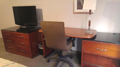 2 queen beds