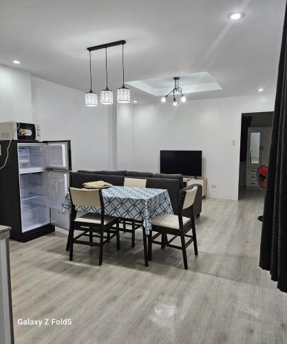 City Outside. Tranquility Inside. (2 Bedroom), Manila