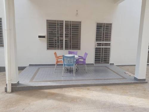 Зручності, La Maison Blanche in Бафоссам