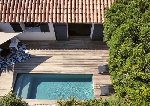 Maison Contemporaine Avec Piscine Privée Chauffée, Entre Plages Et Provence, Borne 11 kW gîte à louer Rassuen