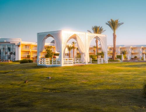 Palm Royale Resort - Soma Bay