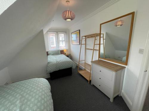 Town Centre Apartment 5