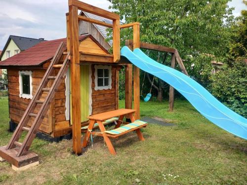 สนามเด็กเล่น, Chata Adam in กาโลวานี