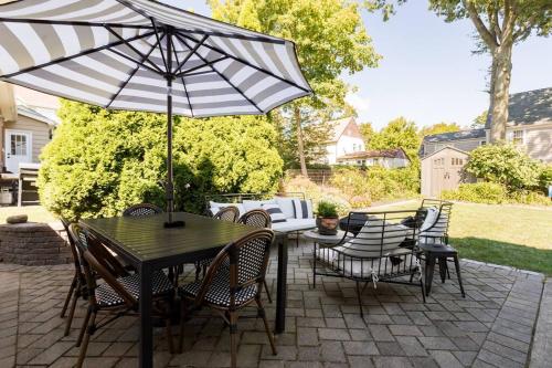 Casa Mono - Contemporary Design meets 1920s Charm close to NYC in West Orange, USA