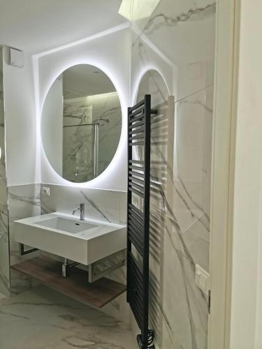 San Babila Luxury Apartment, Milan (photo 9)