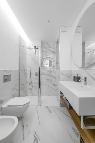San Babila Luxury Apartment, Milan (photo 8)