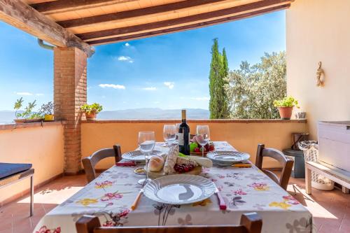 Pool, 5 Mins to Volterra Center, 4 Sleeps