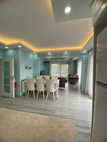 Deniz ve doğa manzaralı huzurun tek adresi 9 yataklı- 4 yatak odalı-3 banyolu-3 klimalı (Denizin ve doganın birlestigi yerde mukemmel bir tatil icin mukemmel bir villa 9 yataklı- 4 yatak od) in Darica