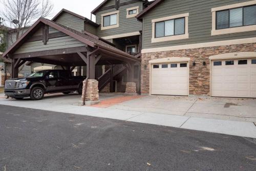 Lakeside Escape 1 BR with Resort Amenities in Huntsville, USA