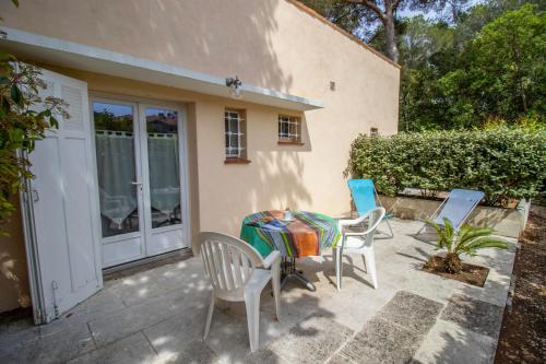 Facilities, Athena MOTEL near Le Resto du Marche Chez Thomas