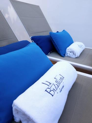 Junior Suite with Terrace and Sea View image 10