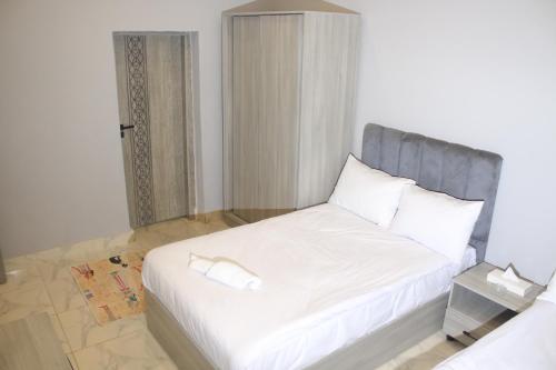 Habu Pyramids View Hotel - image 5