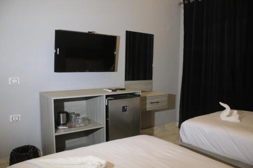 Habu Pyramids View Hotel - image 7