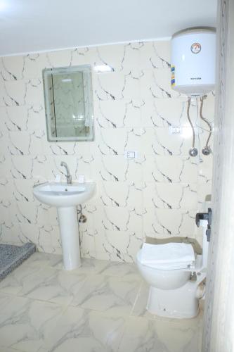 Habu Pyramids View Hotel - image 2