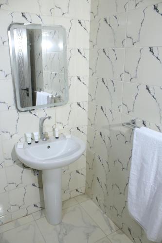 Habu Pyramids View Hotel - image 6