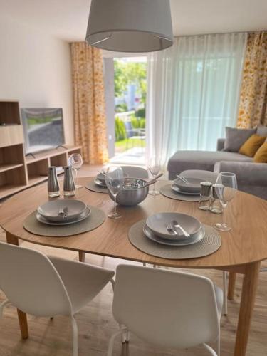 Neue Unterkunft mit Terrasse und TG-Stellplatz in Sindelfingen, Deutschland