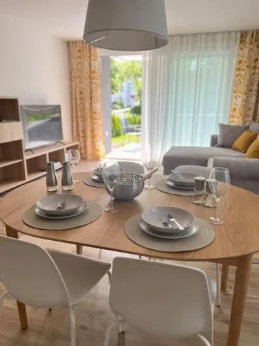 Neue Unterkunft mit Terrasse und TG-Stellplatz in Sindelfingen, Deutschland