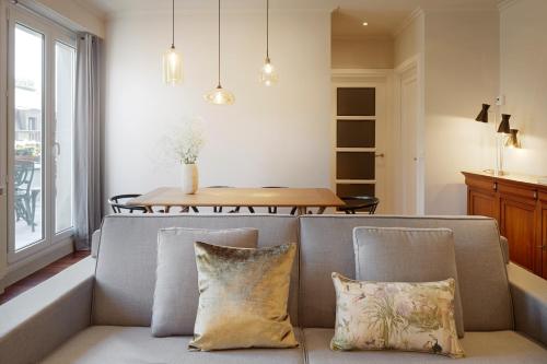 Garibay Terrace Apartment by FeelFree Rentals - image 9