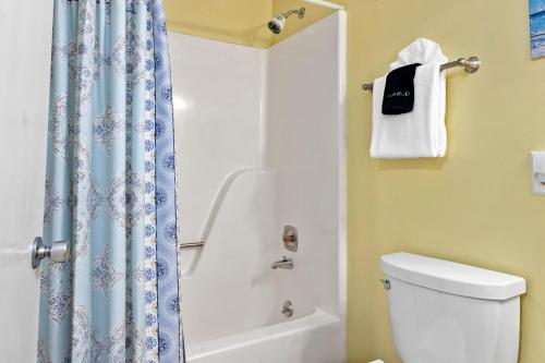 Cozy Condo in Wintergreen Resort That Sleeps 4! in Lyndhurst, USA