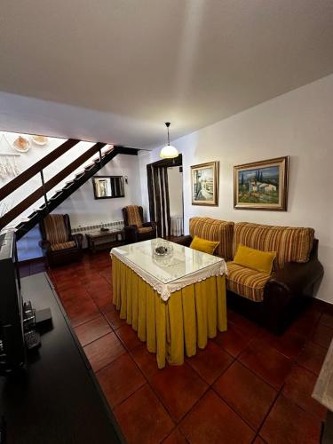 Espaciosa y Elegante Casa Rural en Los Marines in Los Marines